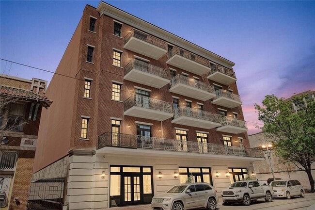 Photo - 731 St Charles Ave Apartment