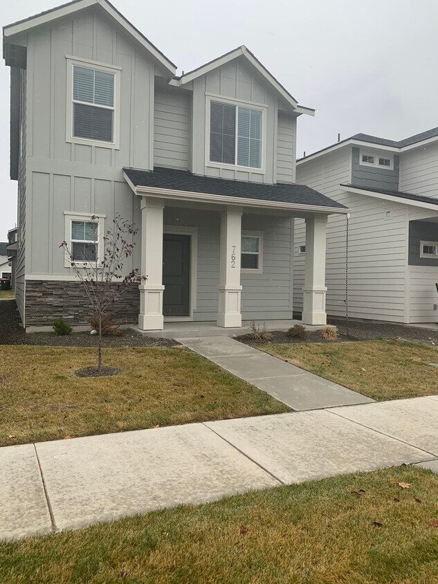 Foto principal - 762 E Springloyd St