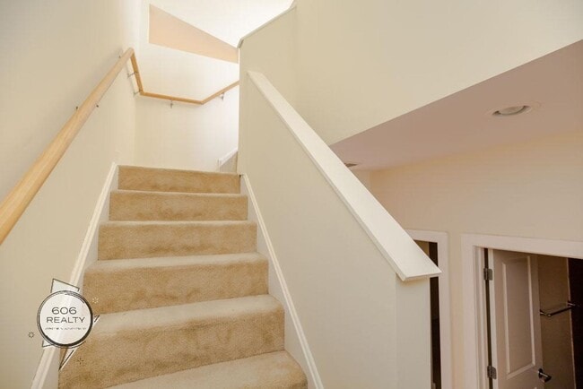 Building Photo - 2504 N Willetts Ct