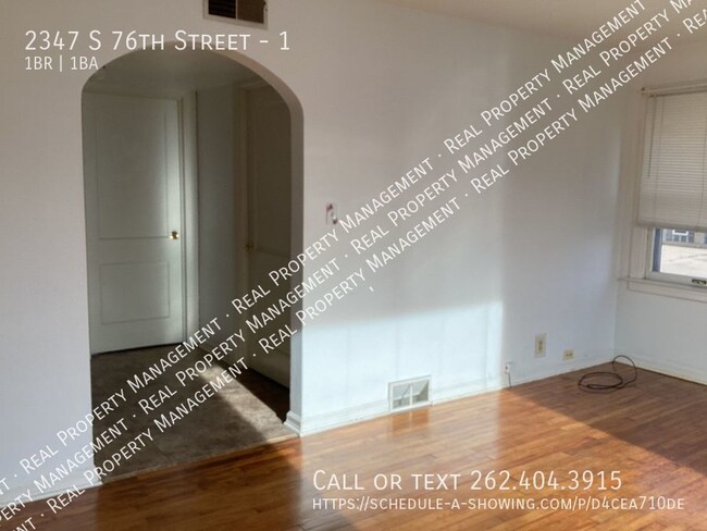 Foto del edificio - One bedroom lower unit in convenient location