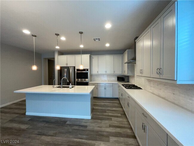 Building Photo - 5511 Strawberry Swing St