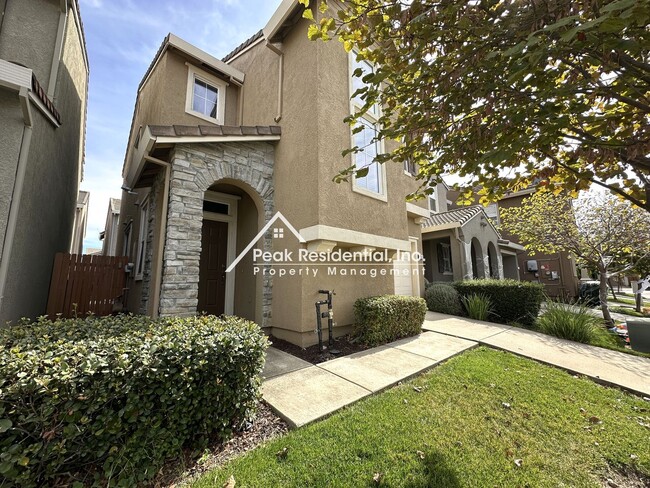Foto del edificio - Very Nice 3bd/2.5ba West Sacramento Home