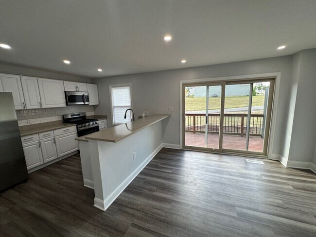 Building Photo - 222 Chesna Dr