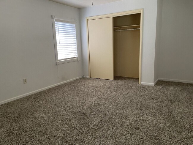 Building Photo - 741 S Allen St