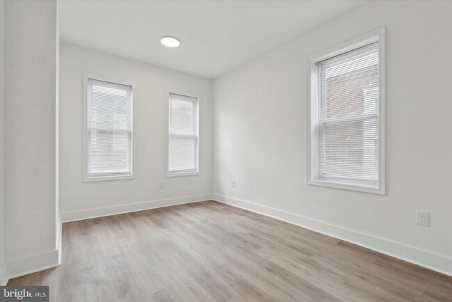 Foto del edificio - 2250 N Woodstock St