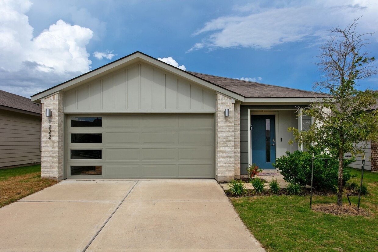 3 Bedroom, 2 Bath in Midtown Subdivision C... - 3 Bedroom, 2 Bath in Midtown Subdivision C...