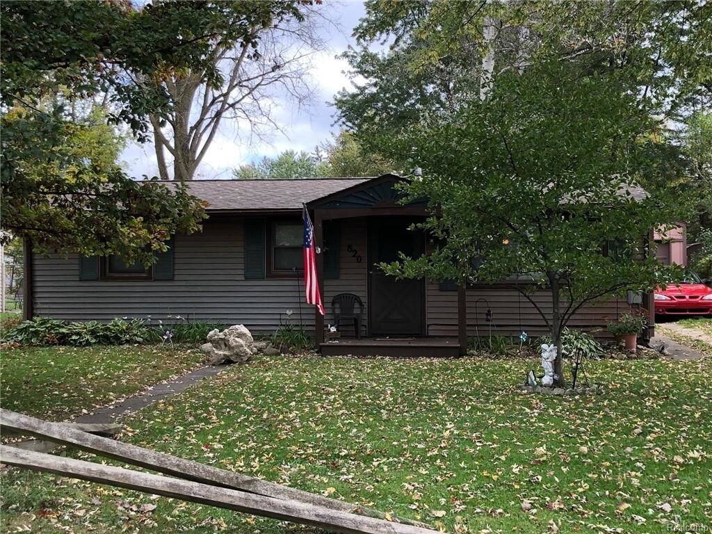 Foto del edificio - 820 Forest Dr