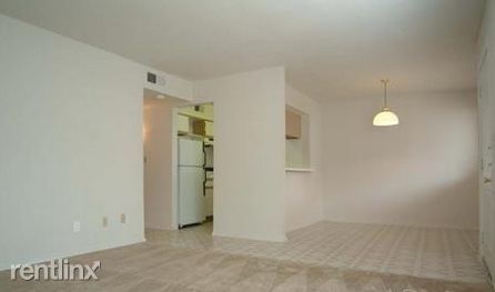 Building Photo - 8542 Spring Valley Rd