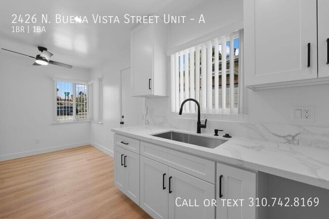 Building Photo - 2426 N Buena Vista St