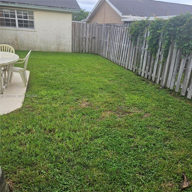 Foto del edificio - 11461 NW 45th Pl