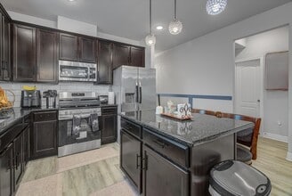 Building Photo - 2319 Gentle Breeze Ln