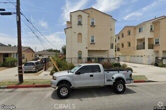 Building Photo - 926 W La Jolla St