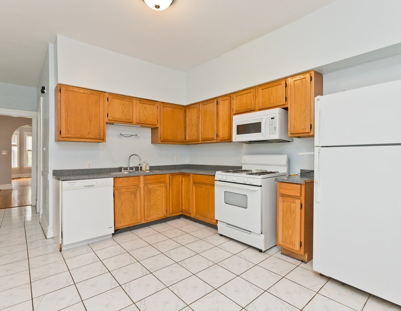 Building Photo - 3219 W Wilson Ave