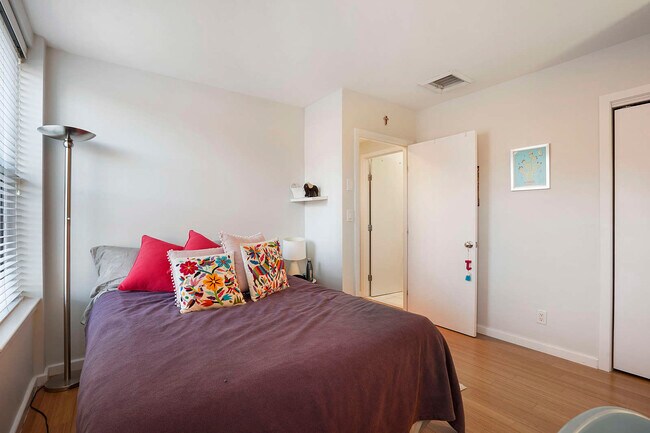 Foto del edificio - 1661-1663 Washington St. Unit 201