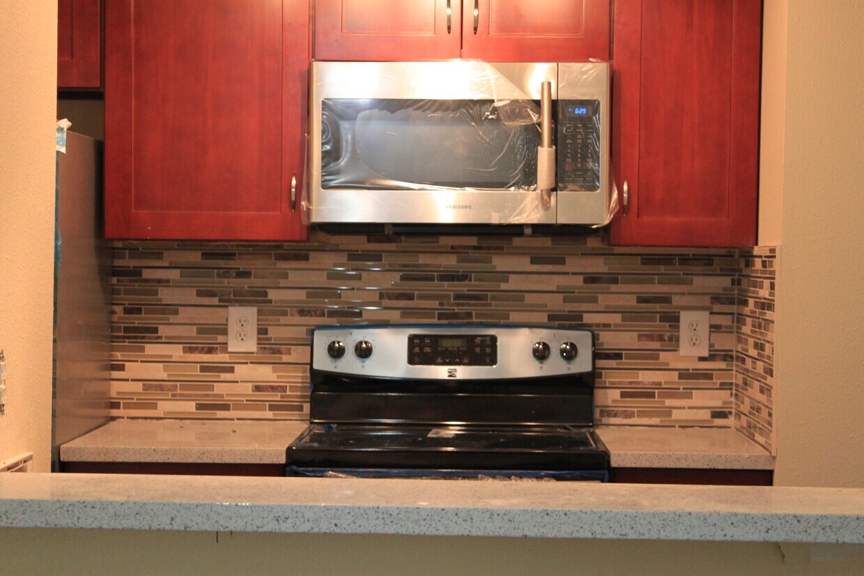 Primary Photo - 14580 NE 31st St
