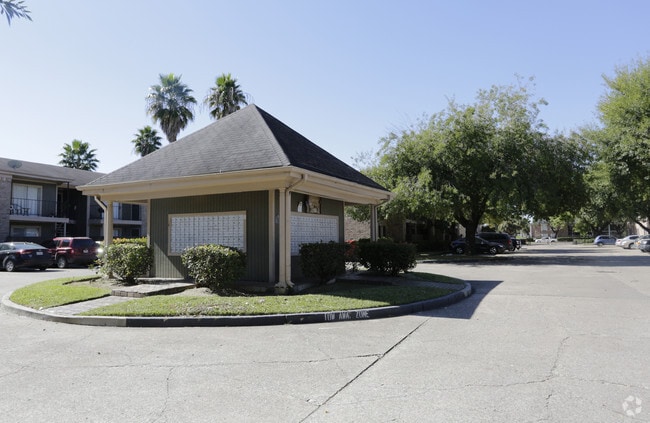 Building Photo - 8950 Glencrest