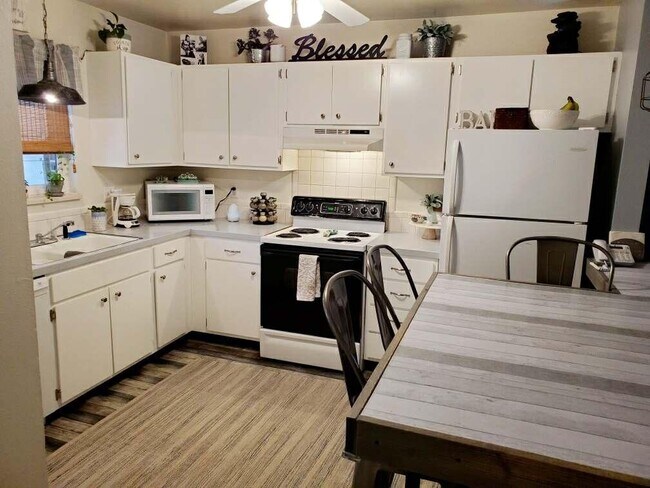 Building Photo - 1710 E. 16th, Loveland, CO 80538