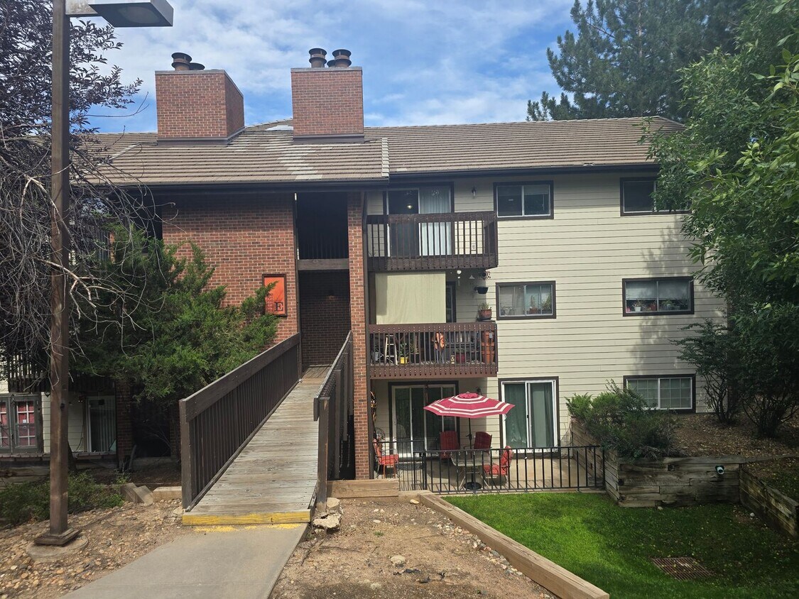 Primary Photo - Fantastic Updated 2-Bedroom, 2-Bath Condo ...