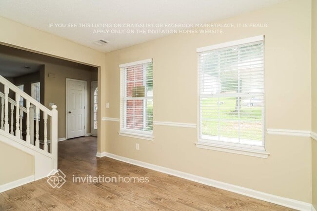 Building Photo - 6058 Pavestone Dr SW