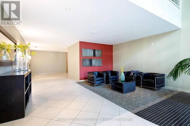 Building Photo - 138 Somerset St W