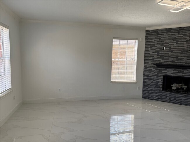 Foto del edificio - 17526 Coventry Oaks Dr