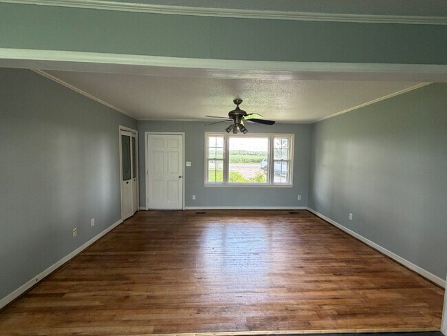 Foto del edificio - CUTE 3 BR, 1 BA BRICK HOME IN CONVENIENT MT OLIVE LOCATION