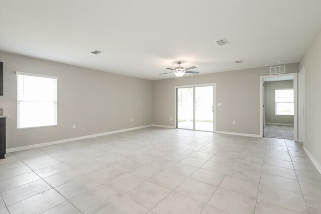 Foto del edificio - 9057 Open Field Rd, Jacksonville, FL