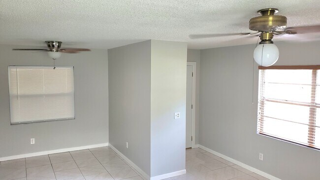 Foto del edificio - 3413 N 52nd St