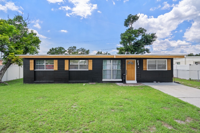 Primary Photo - 1707 Windsor Way
