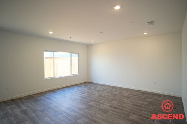 Building Photo - Newly Built Home in Gossamer Grove!