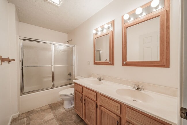 Foto del edificio - 717 Naomi St