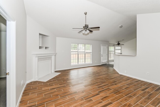 Foto del edificio - 9857 Averbury Dr