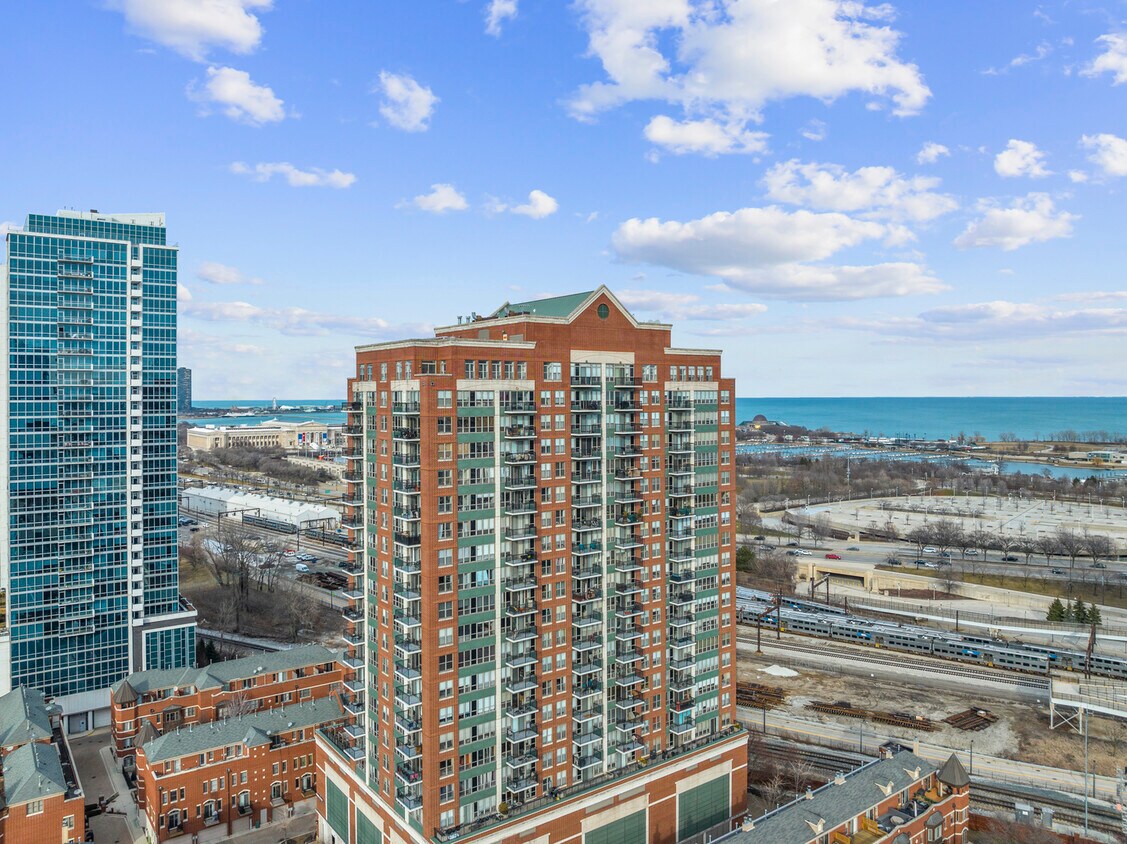 Foto principal - 1717 S Prairie Ave