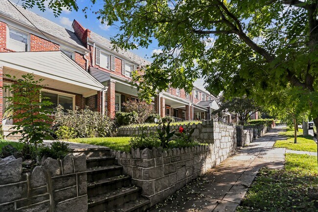 Foto del edificio - 42 Crittenden St NE