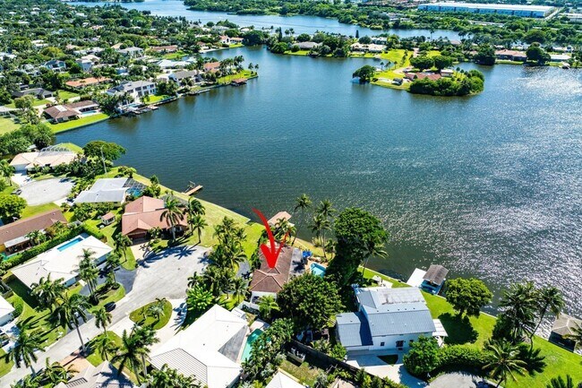 Foto del edificio - 25 NW 24th Ct