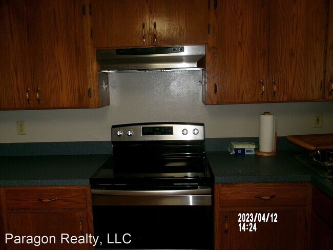 Building Photo - 3 br, 2 bath House - 300 Tasman Pl.