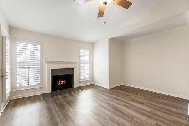 Foto del edificio - 210 Granville Ct