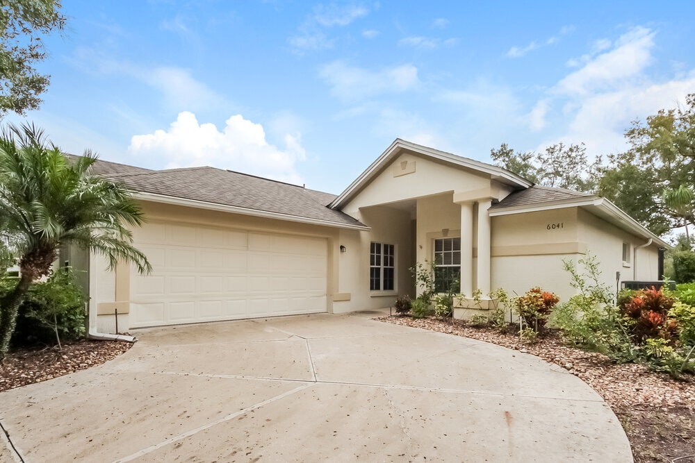 Foto principal - 6041 Spring Creek Ct