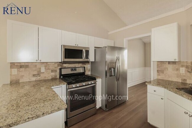 Foto del edificio - Now Available! 4 Bedroom 2 Bath!
