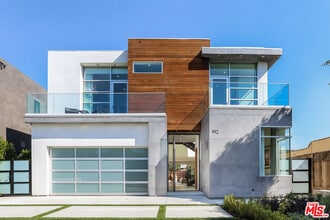 Building Photo - 912 N Crescent Heights Blvd