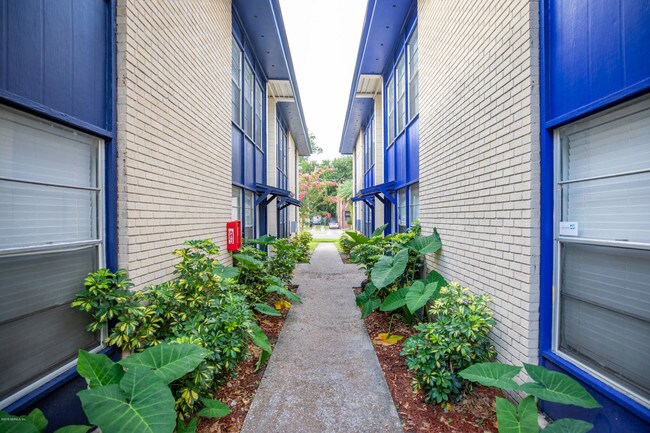 Building Photo - 2883 Post St