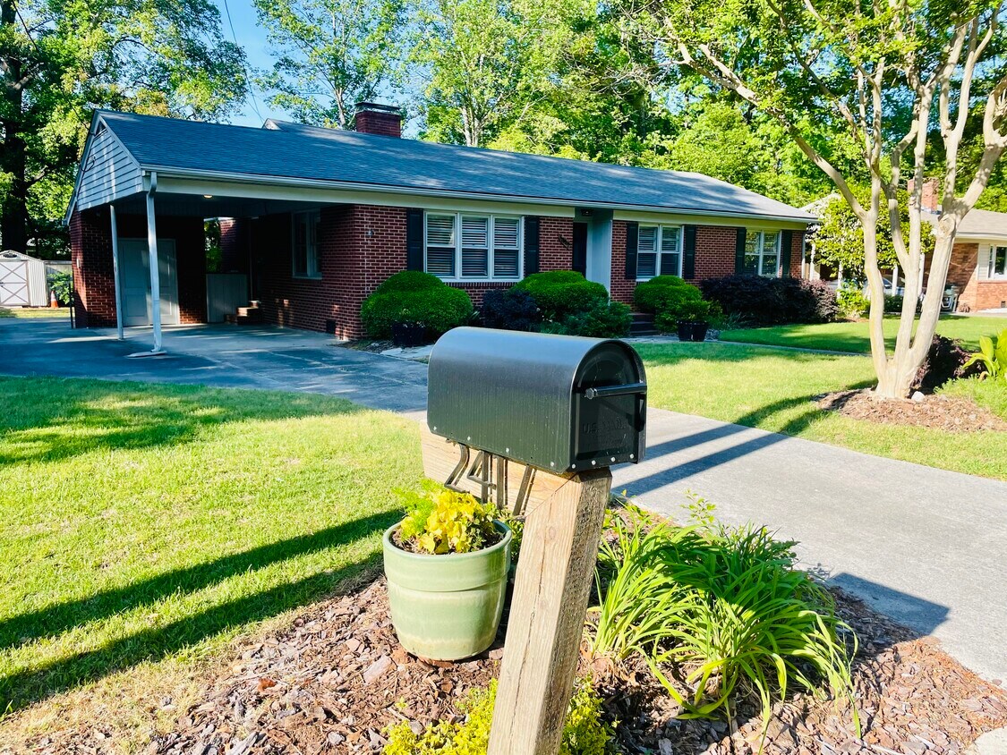 2417 Slay Drive - 2417 Slay Dr