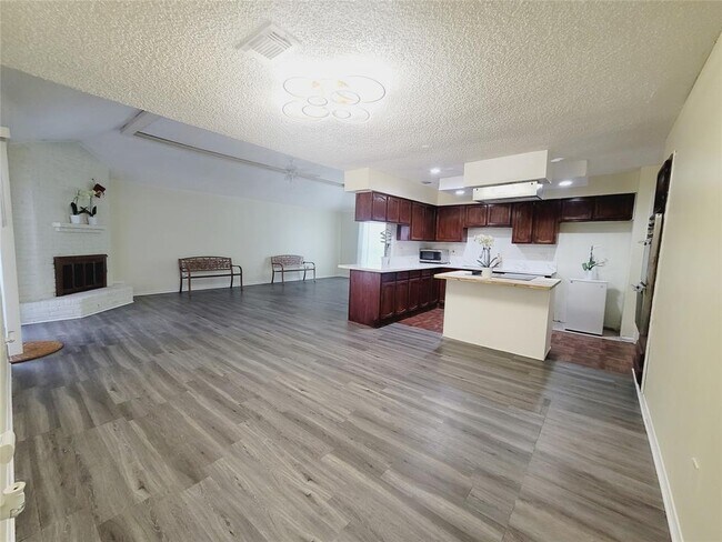 Building Photo - 11110 High Star Dr