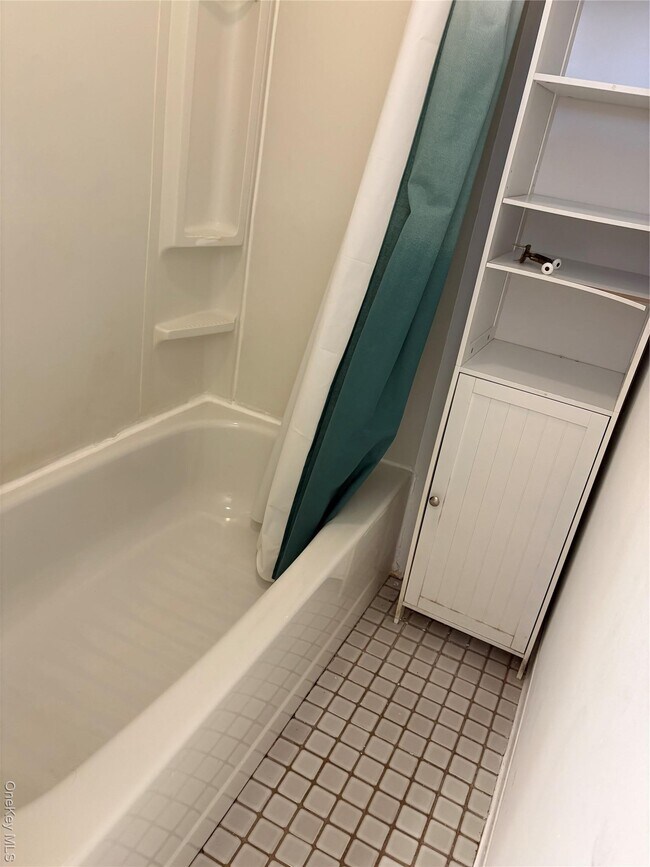 Foto del edificio - 892 Pine Ave