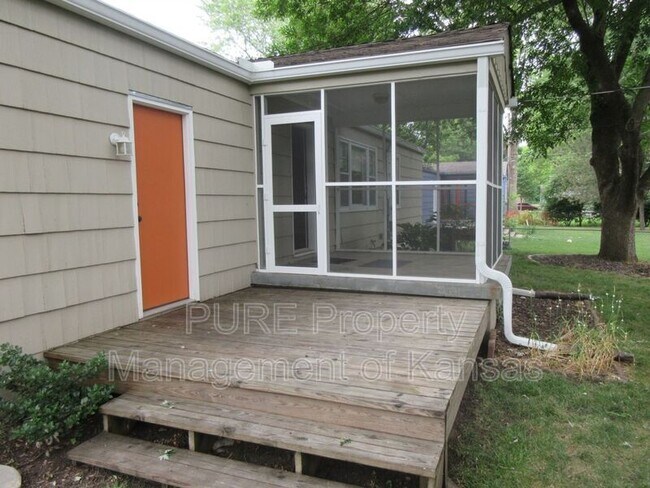 Building Photo - 3607 W 79th St