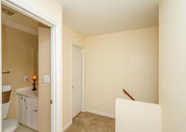 Foto del edificio - 3 Bed/3Bath Centrally located!!!