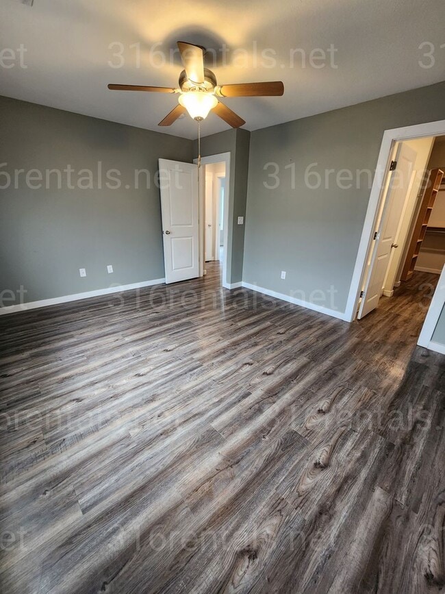 Building Photo - 1921 E 69th Ct N