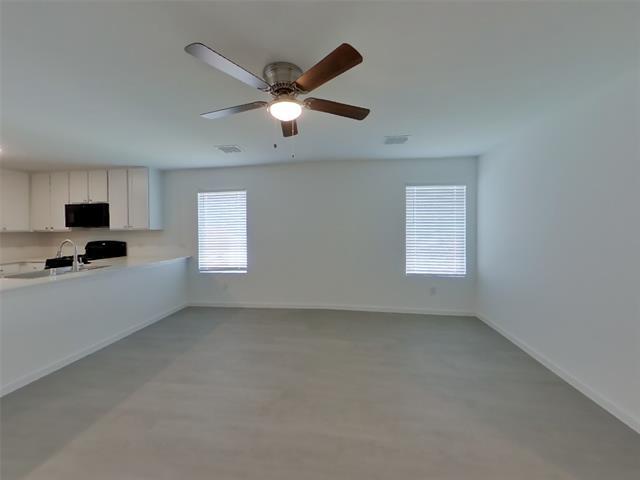 Foto del edificio - 806 Ginkgo Wy