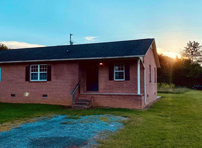 Building Photo - 188 Pine Grove Rd