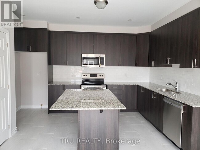 Photo du bâtiment - 176 Cranesbill Rd